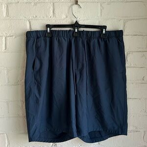 Greg Norman size XL dark blue breathable comfortable athletic shorts